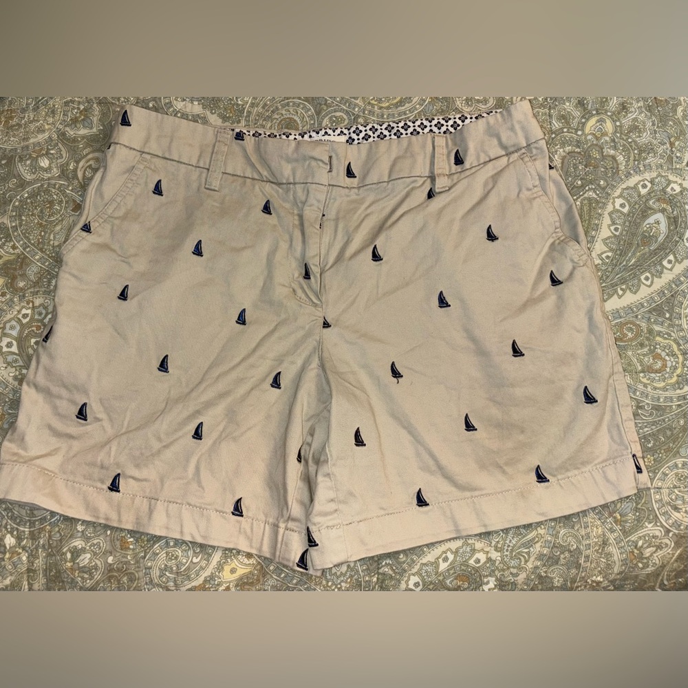 Cambridge Dry Goods sailboats embroidered beige‎ shorts